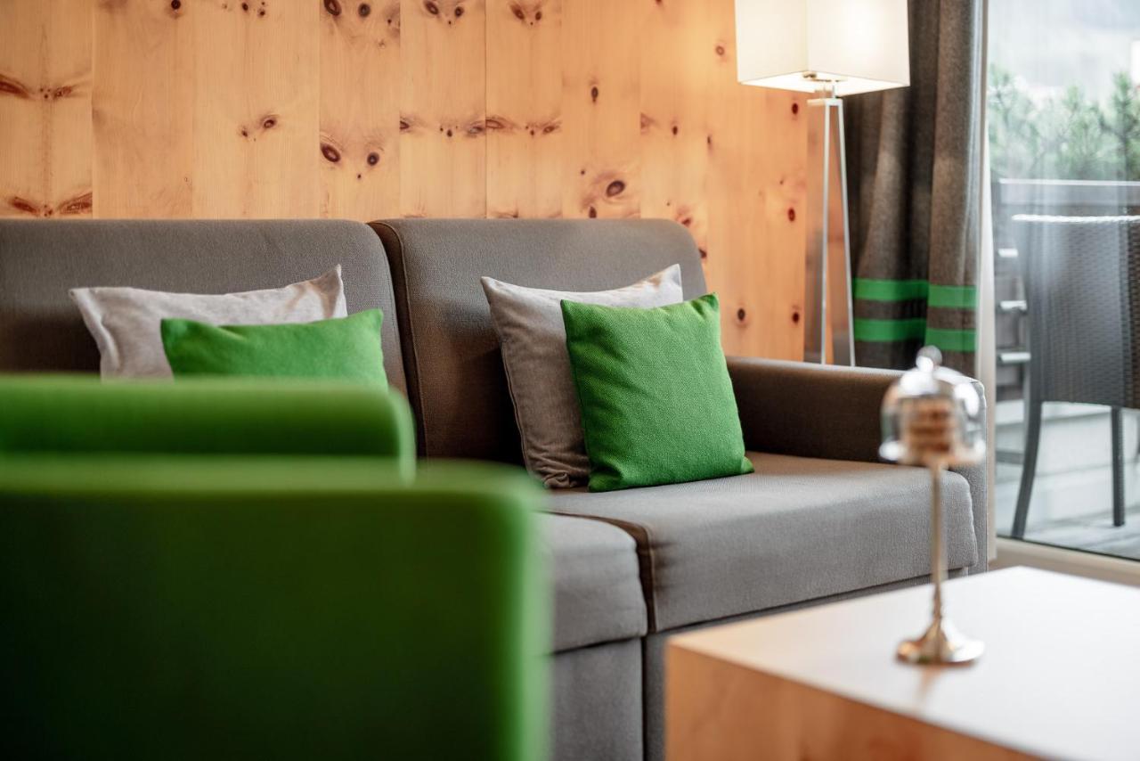 Alpen-Comfort-Hotel Central ナウダース エクステリア 写真