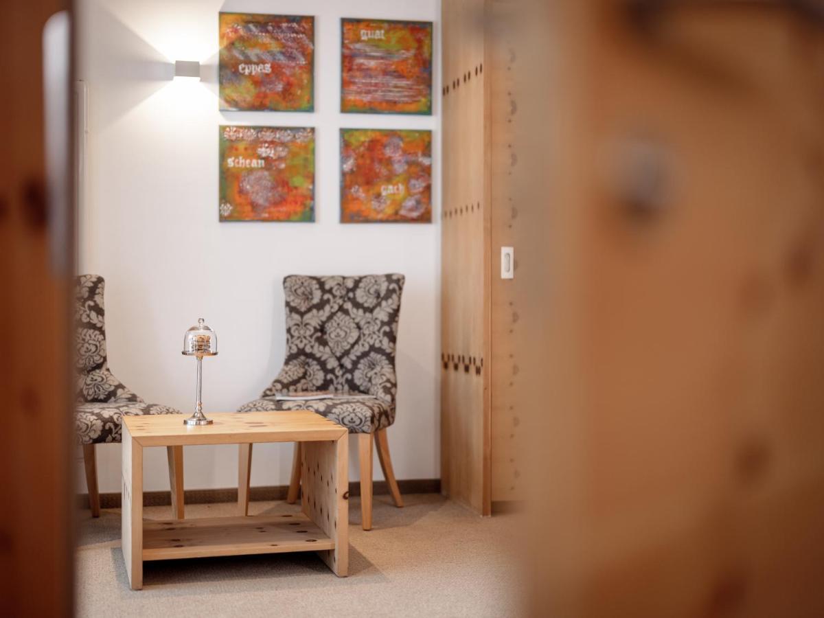 Alpen-Comfort-Hotel Central ナウダース エクステリア 写真