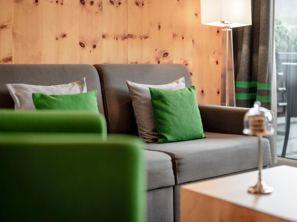 Alpen-Comfort-Hotel Central ナウダース エクステリア 写真