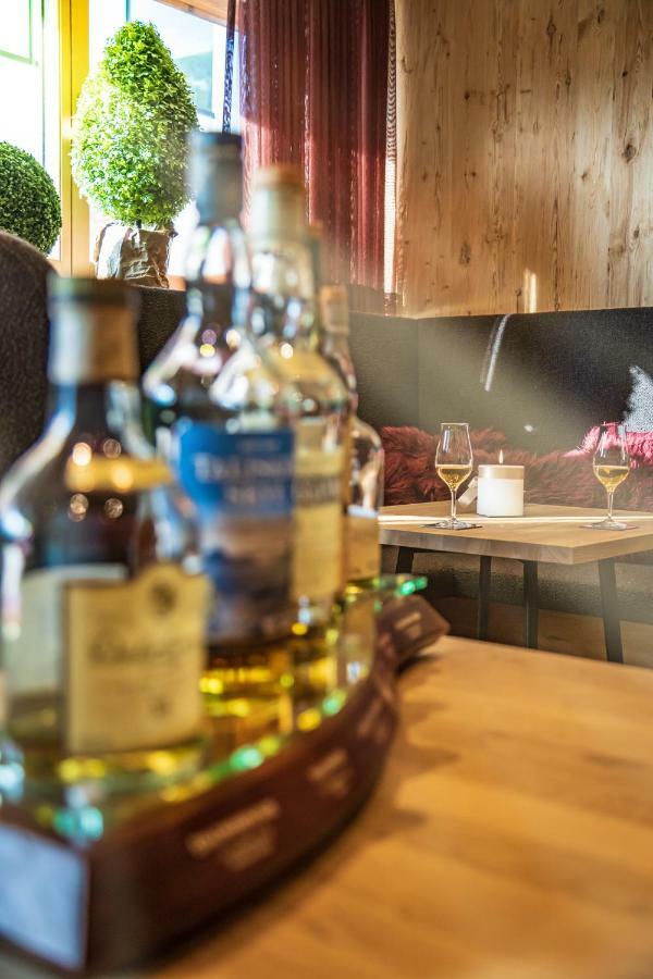 Alpen-Comfort-Hotel Central ナウダース エクステリア 写真